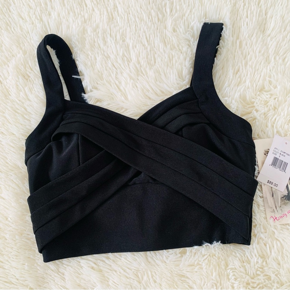 Black Sleeveless Crop Top